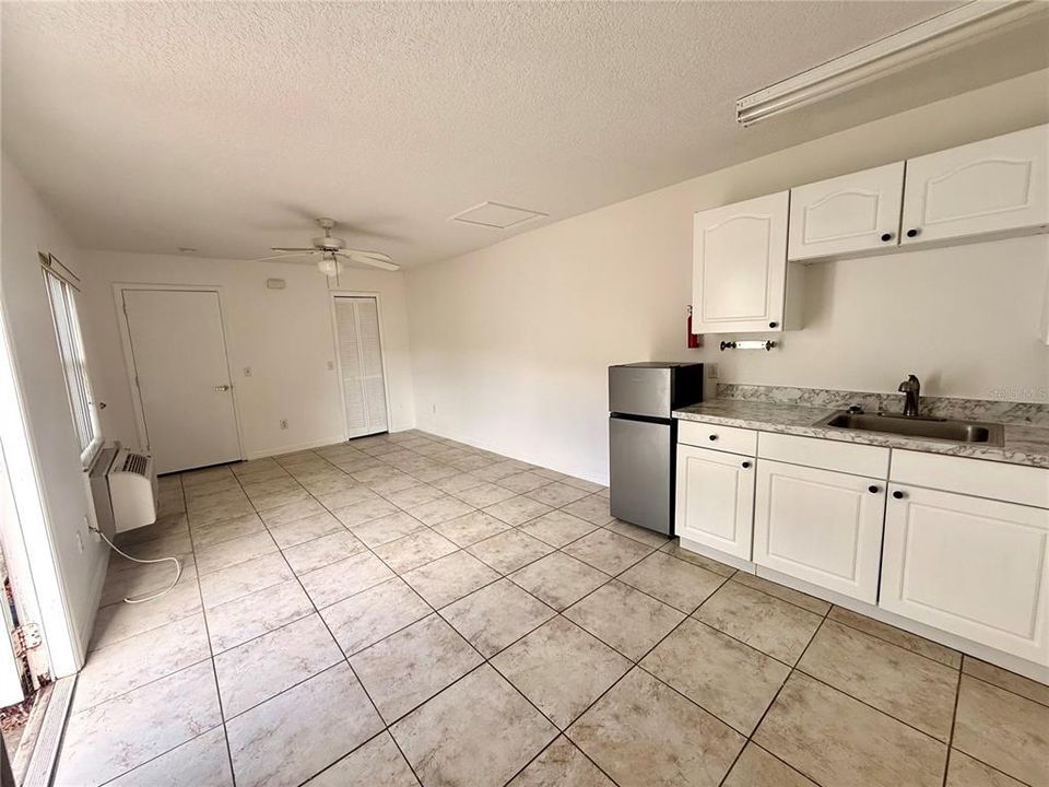 En Venta: $274,000 (4 camas, 3 baños, 1748 Pies cuadrados)