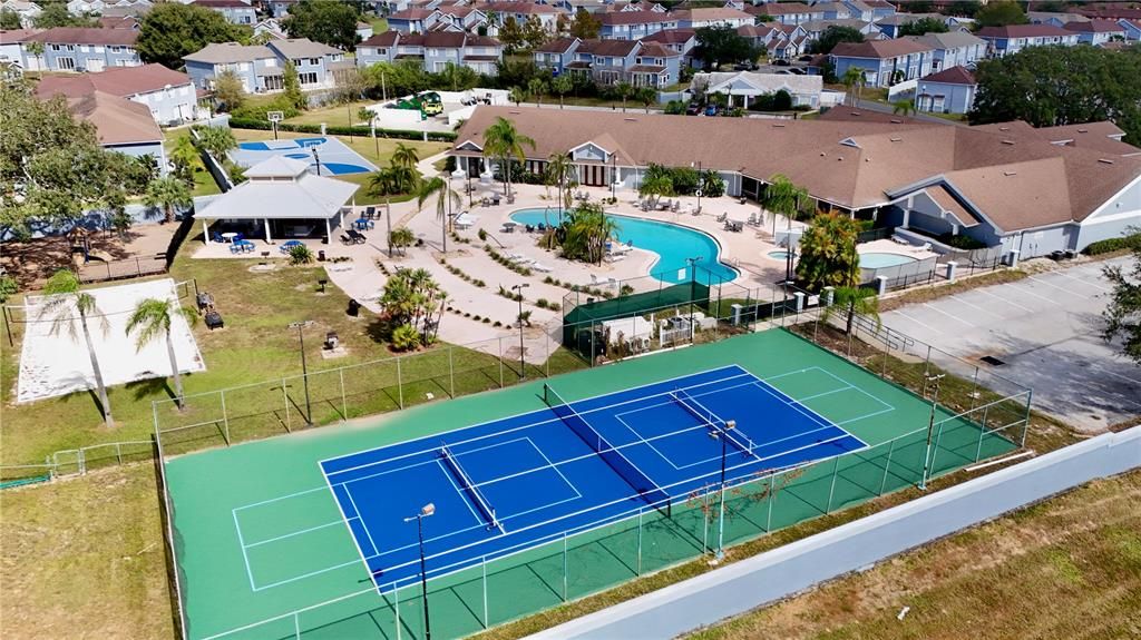 En Venta: $274,000 (4 camas, 3 baños, 1748 Pies cuadrados)