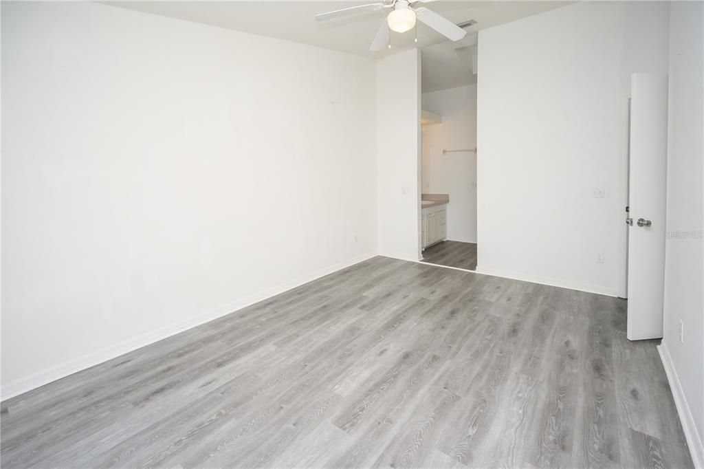 En Venta: $274,000 (4 camas, 3 baños, 1748 Pies cuadrados)