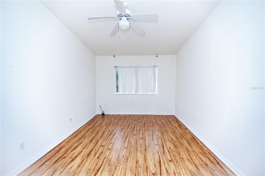En Venta: $274,000 (4 camas, 3 baños, 1748 Pies cuadrados)