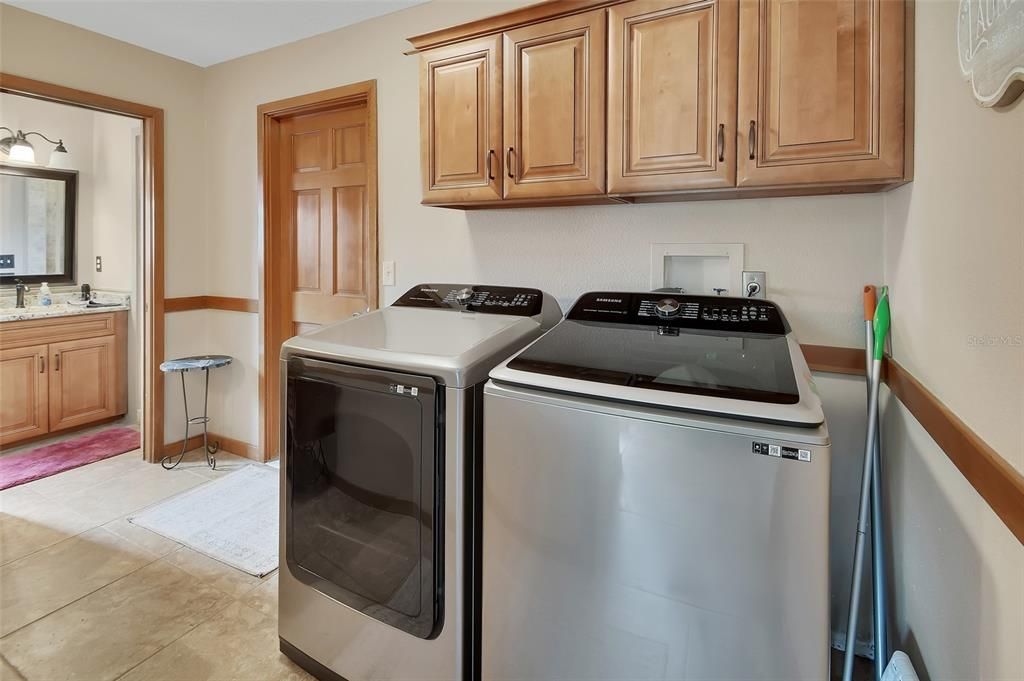 For Sale: $489,000 (2 beds, 2 baths, 1542 Square Feet)