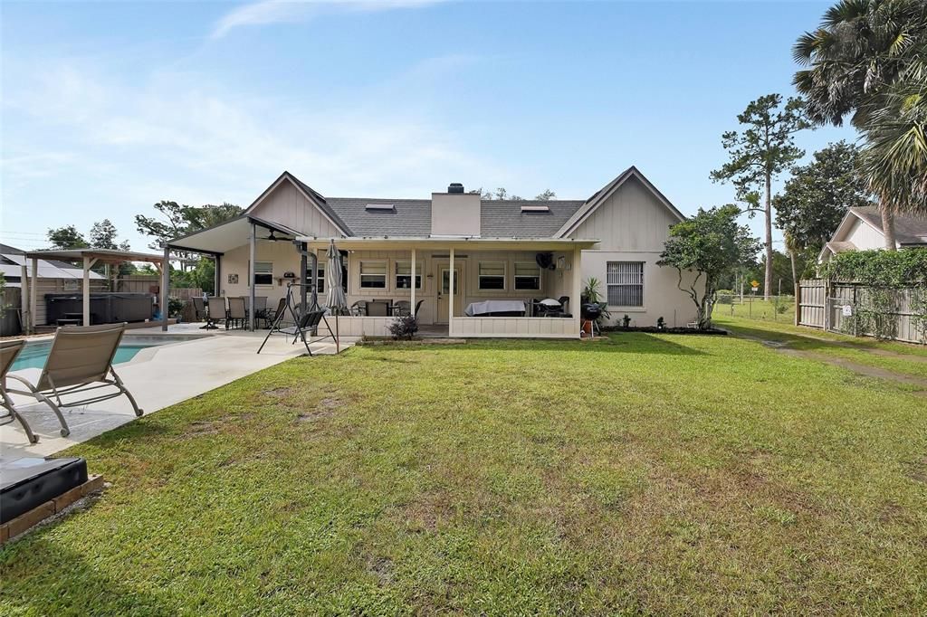 For Sale: $489,000 (2 beds, 2 baths, 1542 Square Feet)