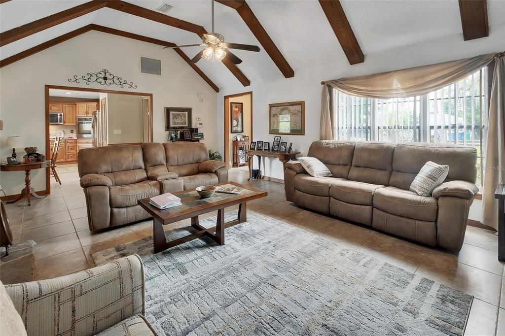 For Sale: $489,000 (2 beds, 2 baths, 1542 Square Feet)