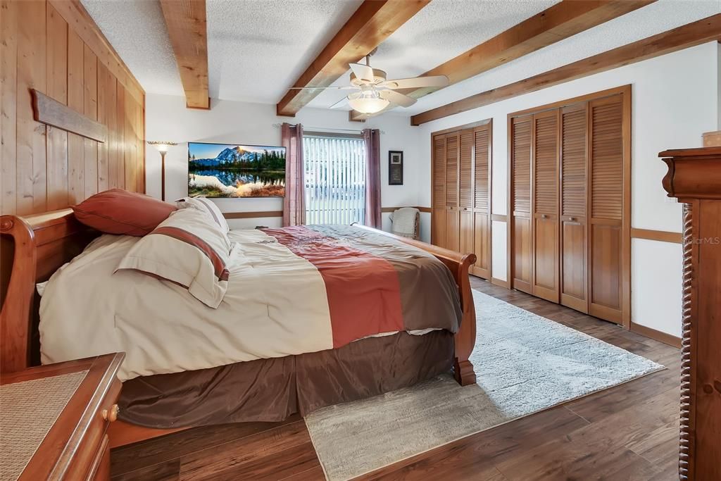 For Sale: $489,000 (2 beds, 2 baths, 1542 Square Feet)