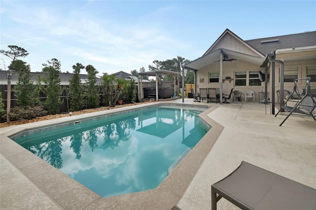 For Sale: $489,000 (2 beds, 2 baths, 1542 Square Feet)