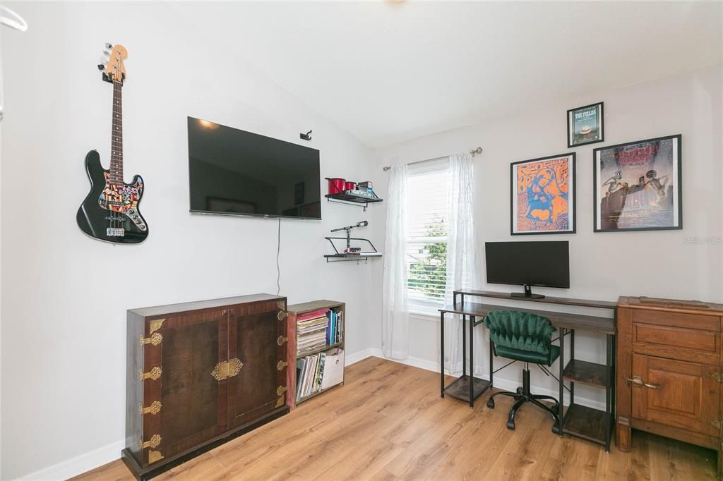 For Sale: $380,000 (3 beds, 2 baths, 1420 Square Feet)
