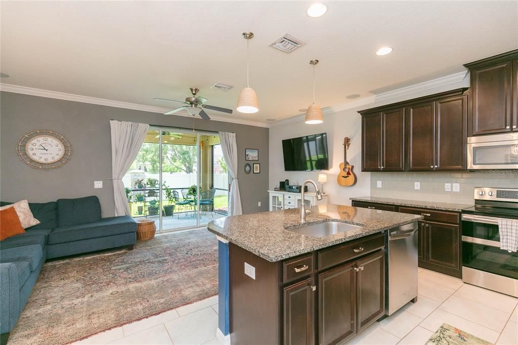 For Sale: $380,000 (3 beds, 2 baths, 1420 Square Feet)