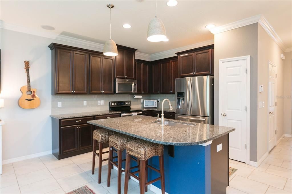 For Sale: $380,000 (3 beds, 2 baths, 1420 Square Feet)