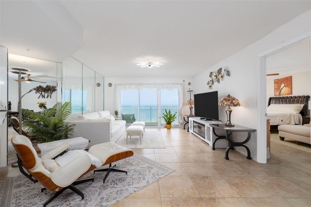 For Sale: $499,000 (2 beds, 2 baths, 1384 Square Feet)