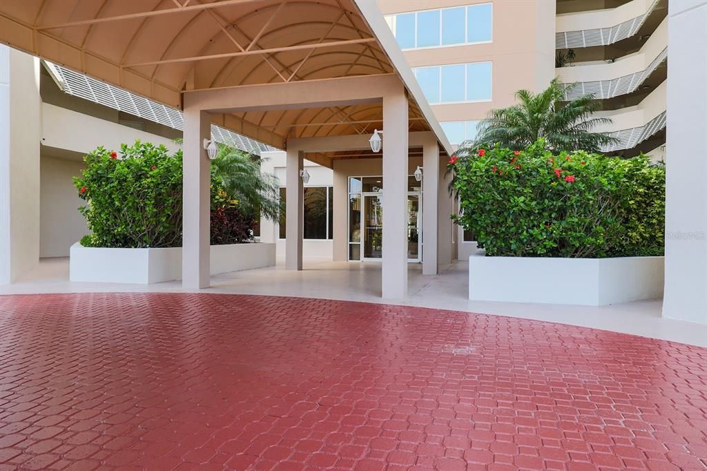 For Sale: $499,000 (2 beds, 2 baths, 1384 Square Feet)