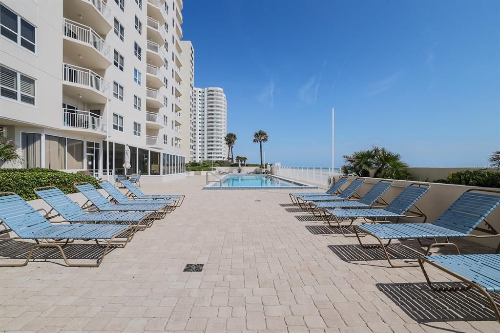 For Sale: $499,000 (2 beds, 2 baths, 1384 Square Feet)