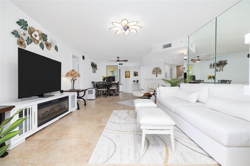 For Sale: $499,000 (2 beds, 2 baths, 1384 Square Feet)
