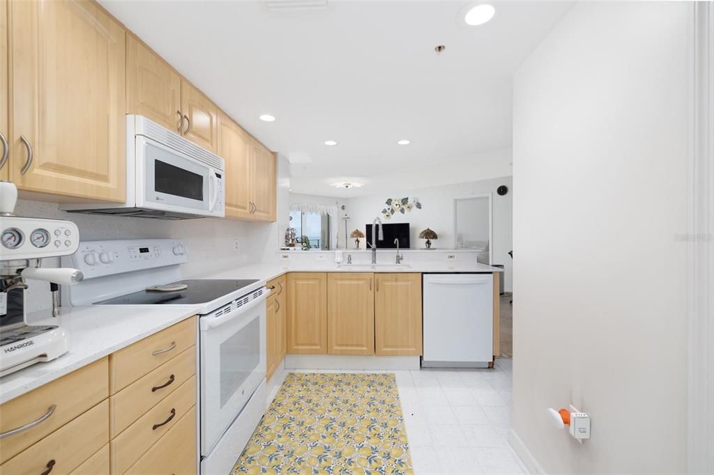 For Sale: $499,000 (2 beds, 2 baths, 1384 Square Feet)