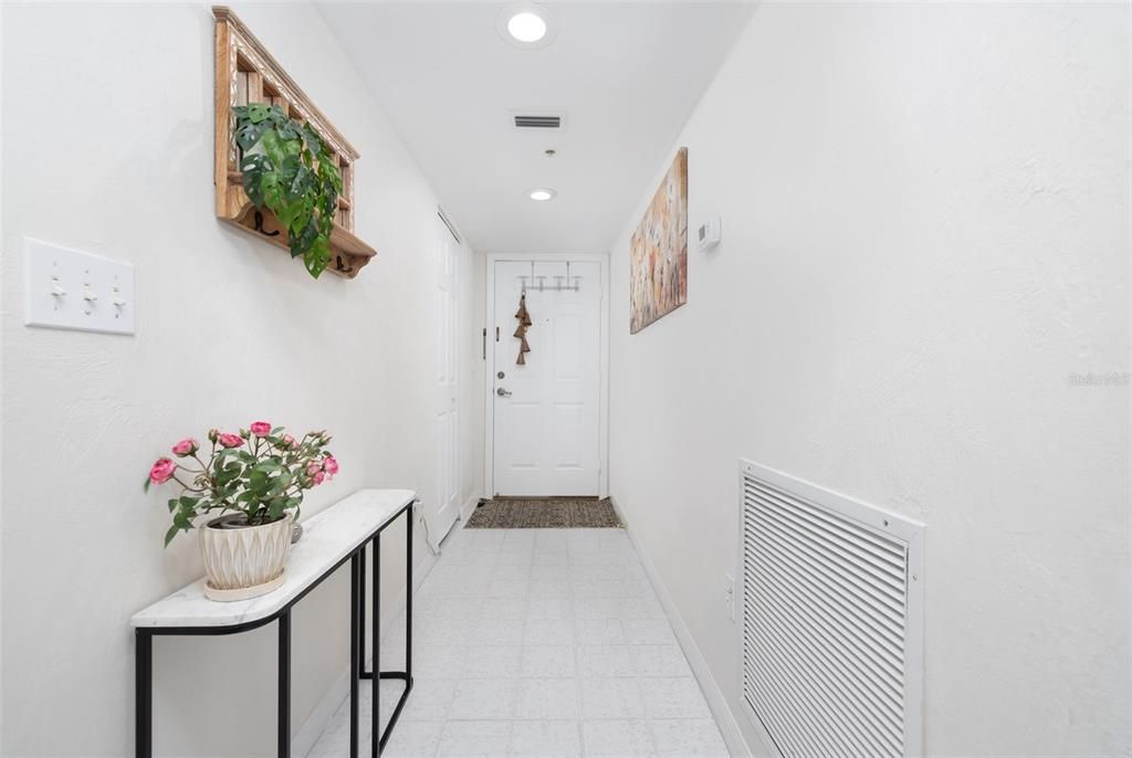 For Sale: $499,000 (2 beds, 2 baths, 1384 Square Feet)