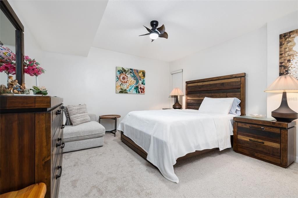 For Sale: $499,000 (2 beds, 2 baths, 1384 Square Feet)