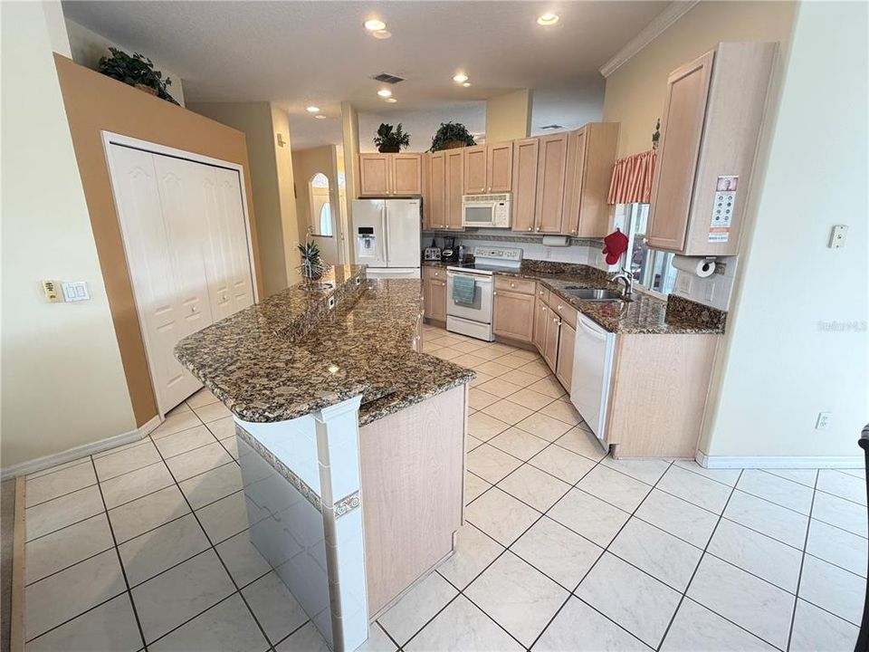 For Sale: $724,500 (4 beds, 3 baths, 2745 Square Feet)