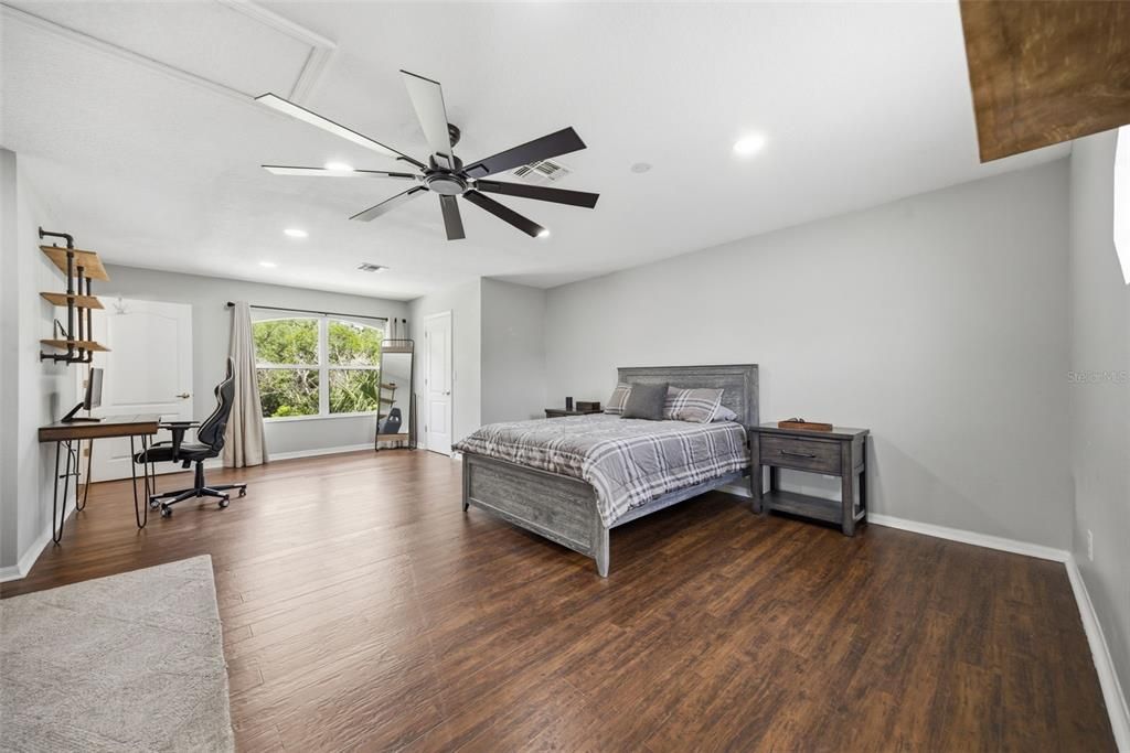 For Sale: $724,900 (5 beds, 4 baths, 3101 Square Feet)