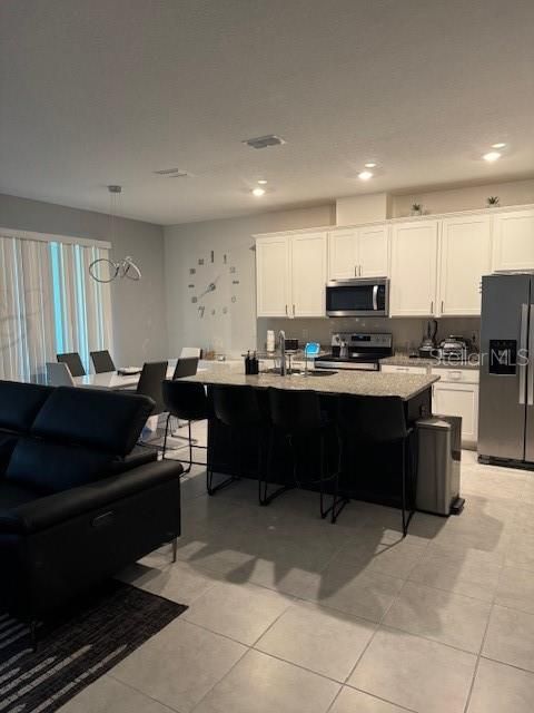 For Rent: $2,500 (3 beds, 2 baths, 1803 Square Feet)
