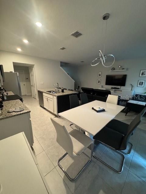 For Rent: $2,500 (3 beds, 2 baths, 1803 Square Feet)