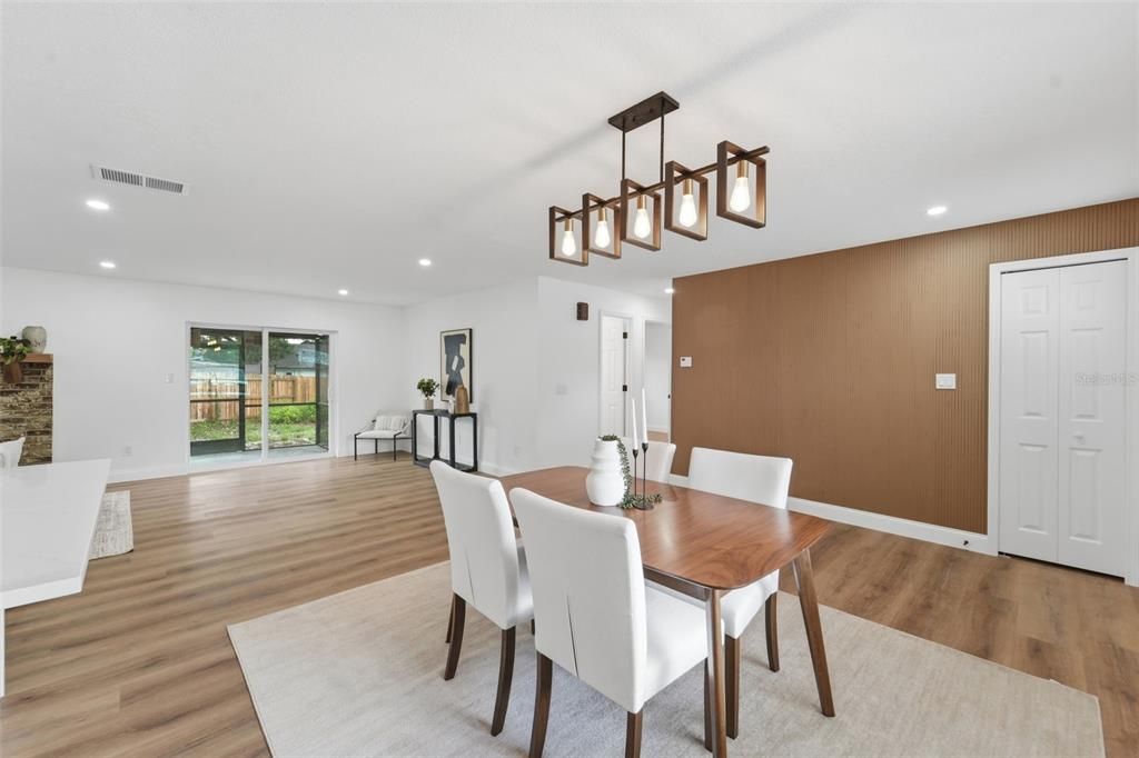 For Sale: $380,000 (3 beds, 2 baths, 1564 Square Feet)
