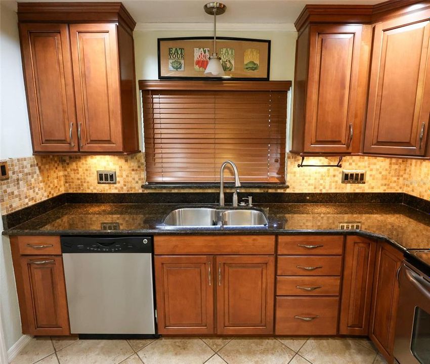 В аренду: $2,850 (3 спален, 2 ванн, 1112 Квадратных фут)