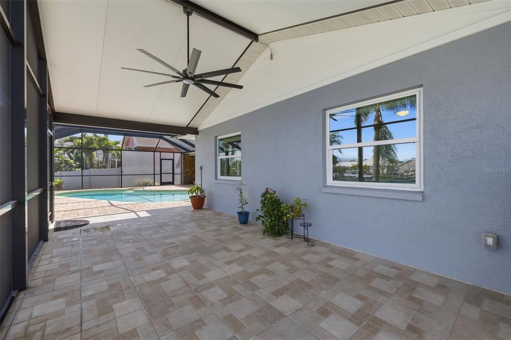 For Sale: $959,000 (4 beds, 2 baths, 1930 Square Feet)