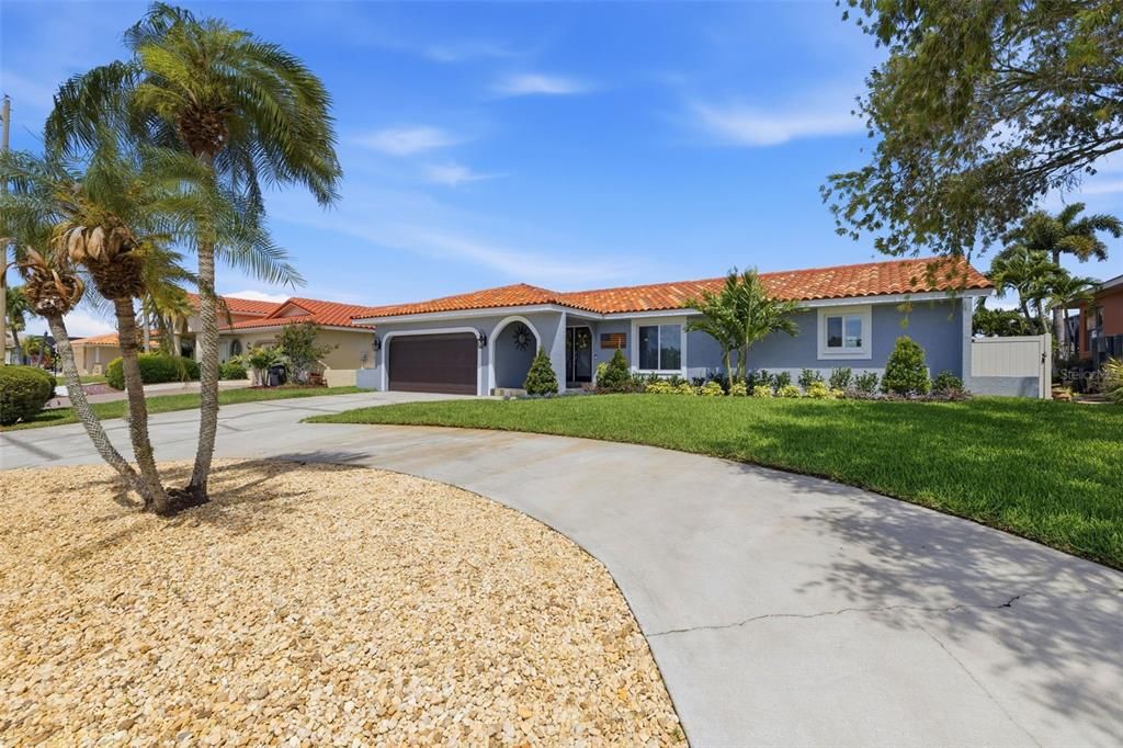 For Sale: $959,000 (4 beds, 2 baths, 1930 Square Feet)