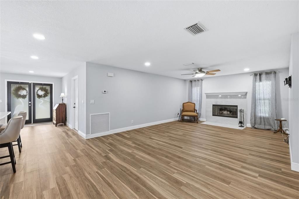 For Sale: $959,000 (4 beds, 2 baths, 1930 Square Feet)