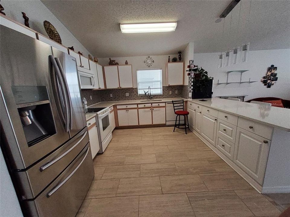 For Rent: $2,650 (4 beds, 3 baths, 1929 Square Feet)