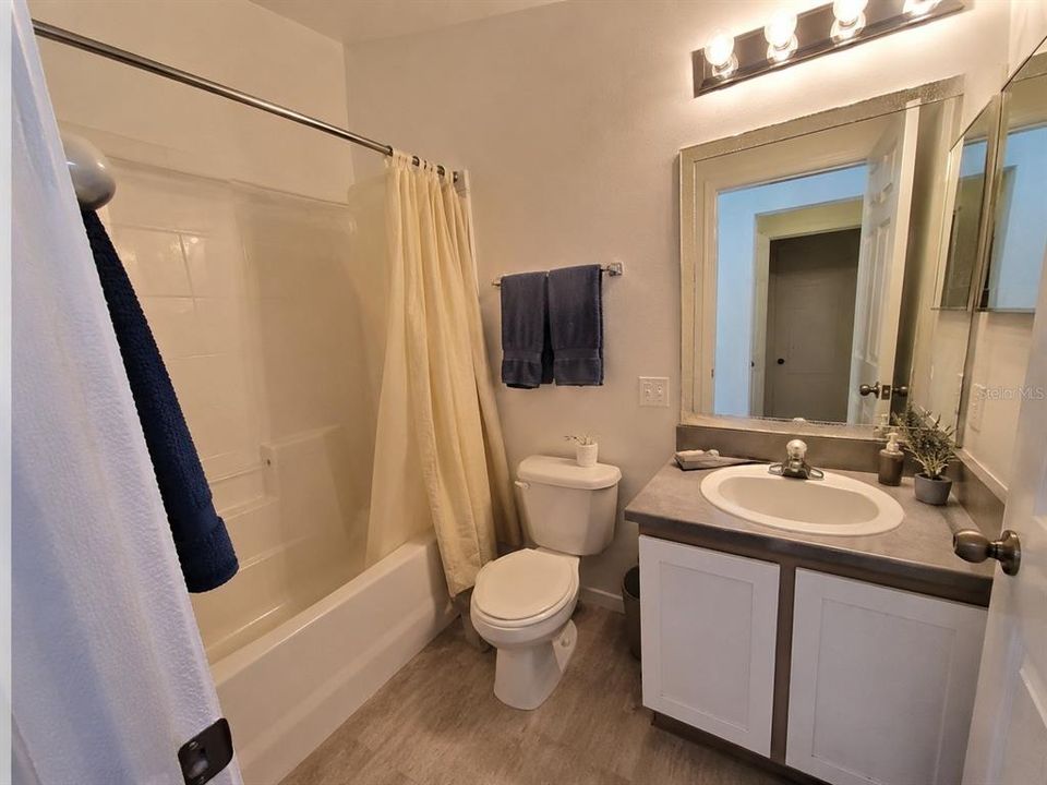 For Rent: $2,650 (4 beds, 3 baths, 1929 Square Feet)
