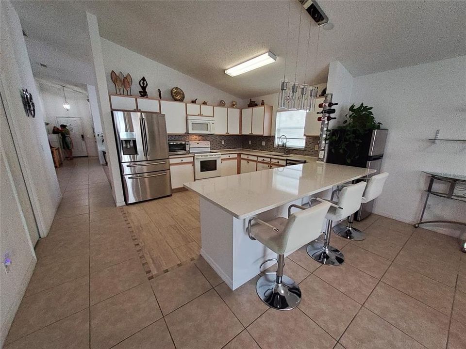 For Rent: $2,650 (4 beds, 3 baths, 1929 Square Feet)