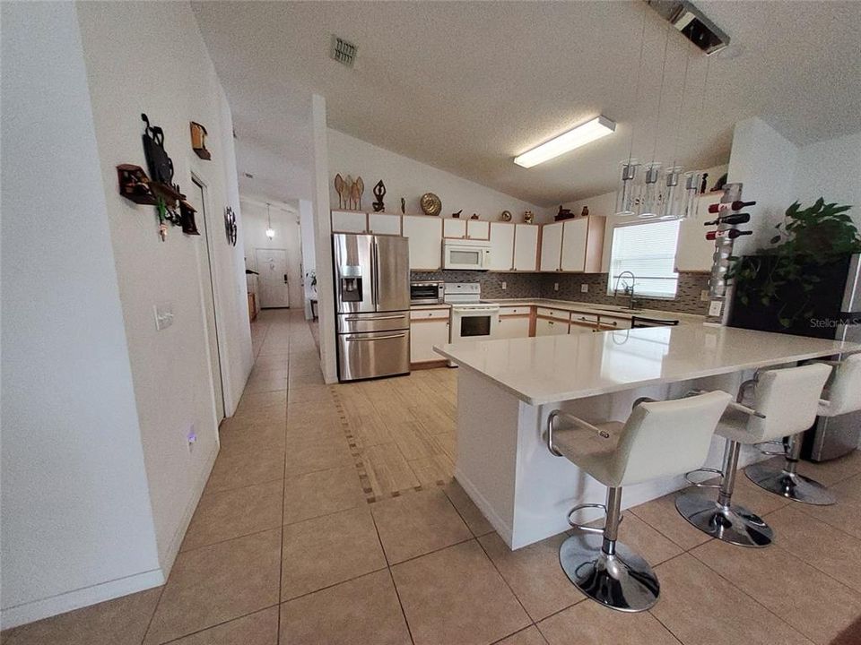 For Rent: $2,650 (4 beds, 3 baths, 1929 Square Feet)
