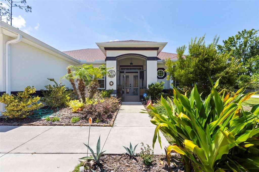 For Sale: $499,900 (3 beds, 2 baths, 1726 Square Feet)