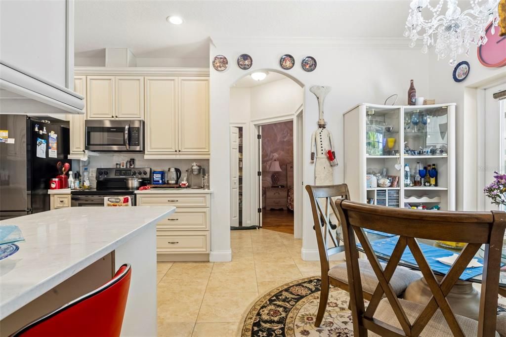 For Sale: $499,900 (3 beds, 2 baths, 1726 Square Feet)