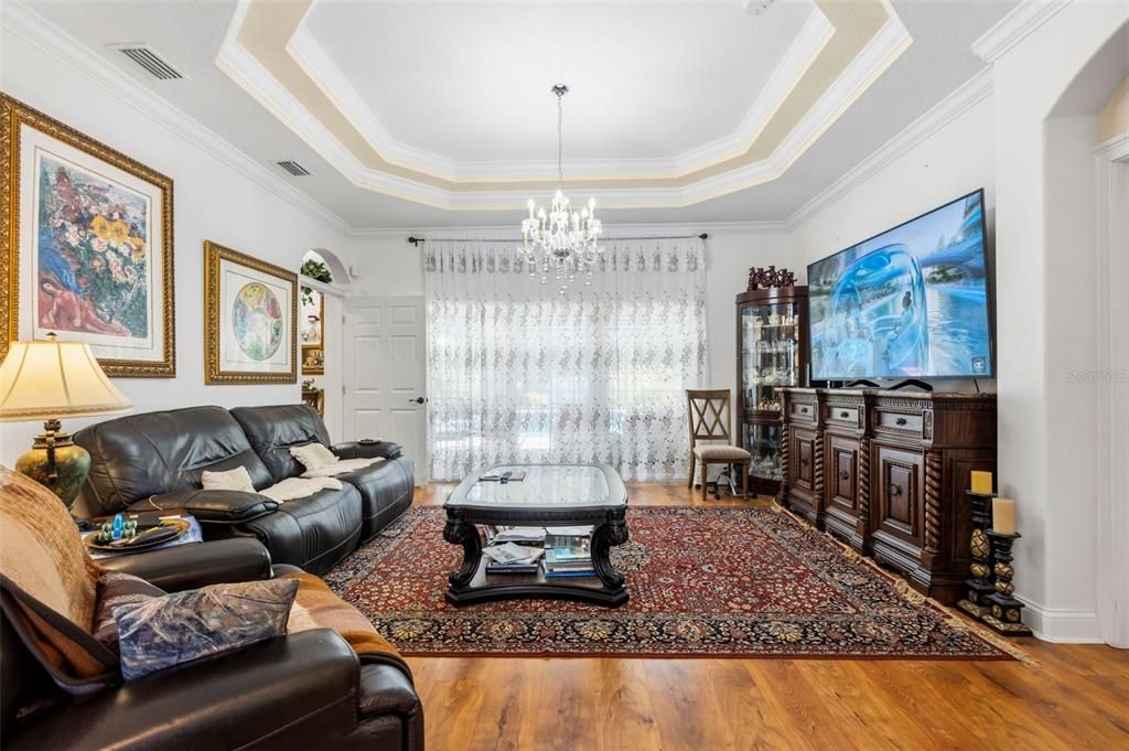 For Sale: $499,900 (3 beds, 2 baths, 1726 Square Feet)
