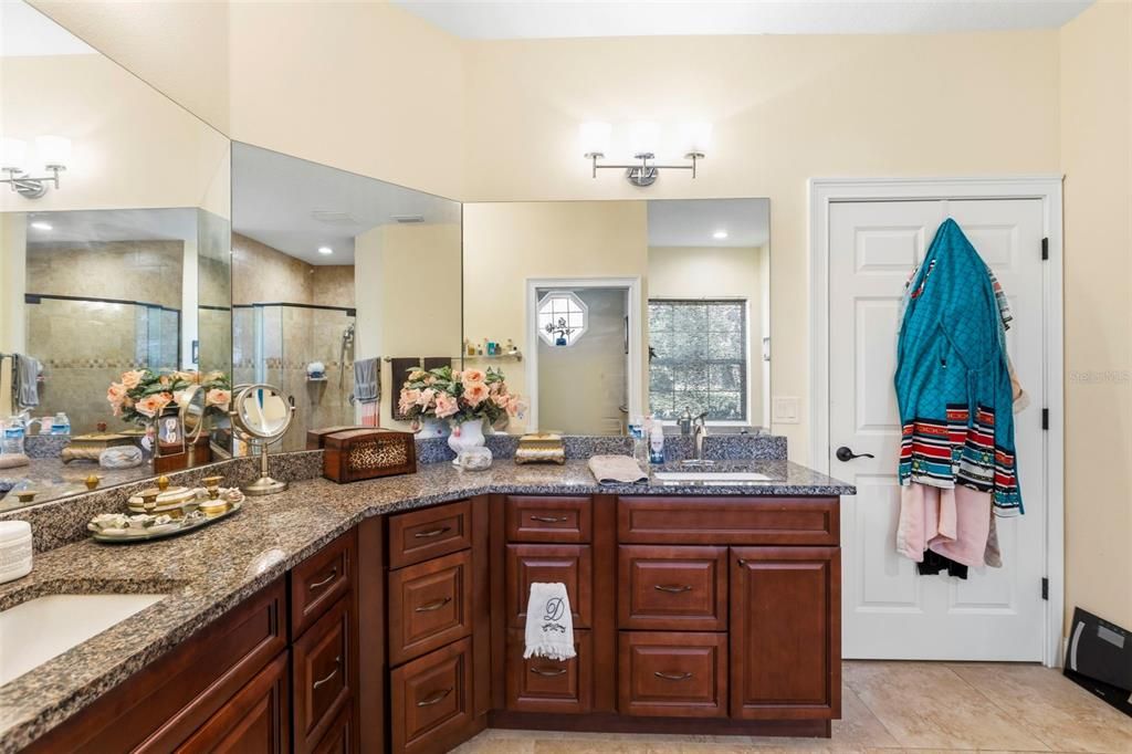 For Sale: $499,900 (3 beds, 2 baths, 1726 Square Feet)