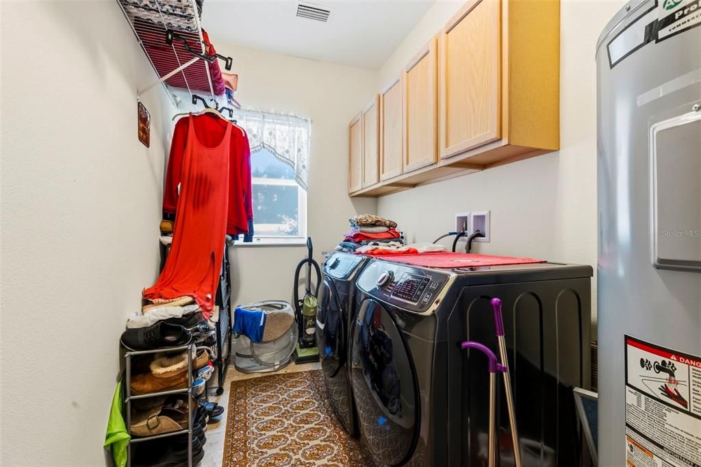 For Sale: $499,900 (3 beds, 2 baths, 1726 Square Feet)