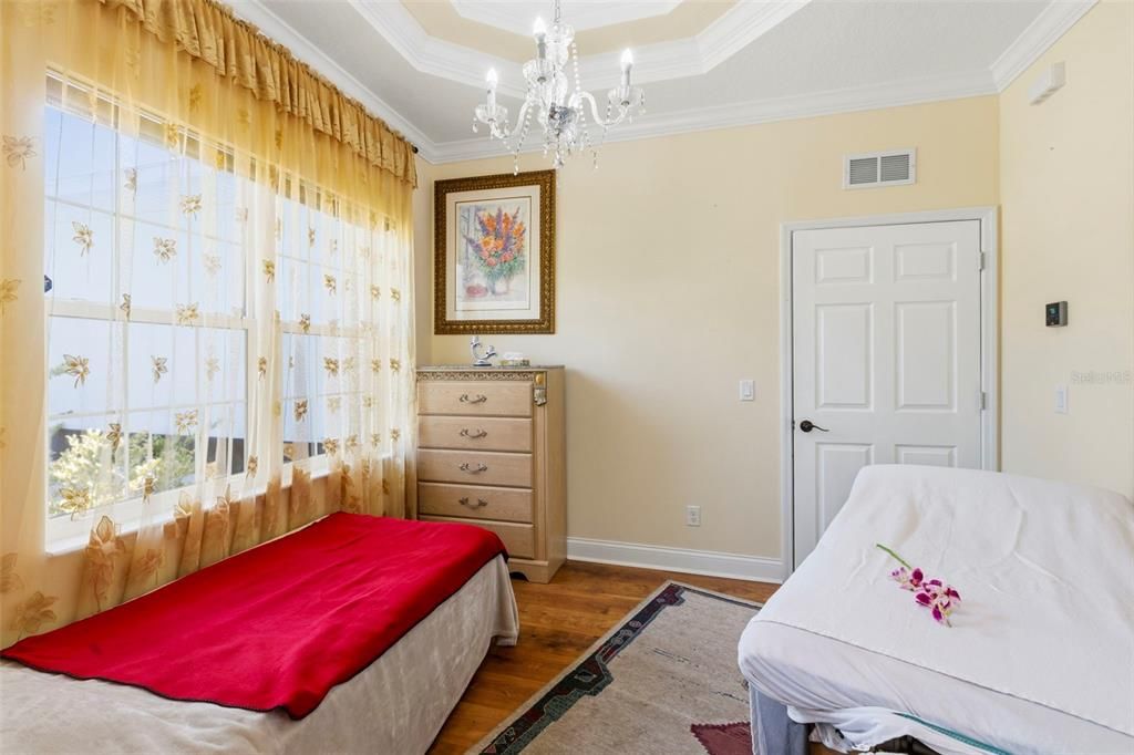 For Sale: $499,900 (3 beds, 2 baths, 1726 Square Feet)