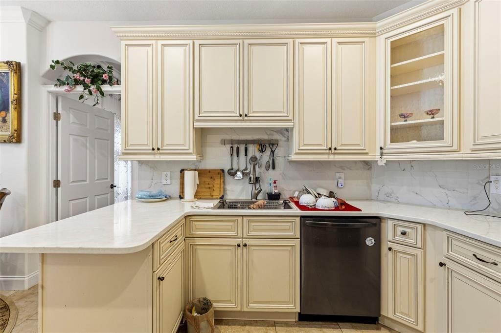 For Sale: $499,900 (3 beds, 2 baths, 1726 Square Feet)