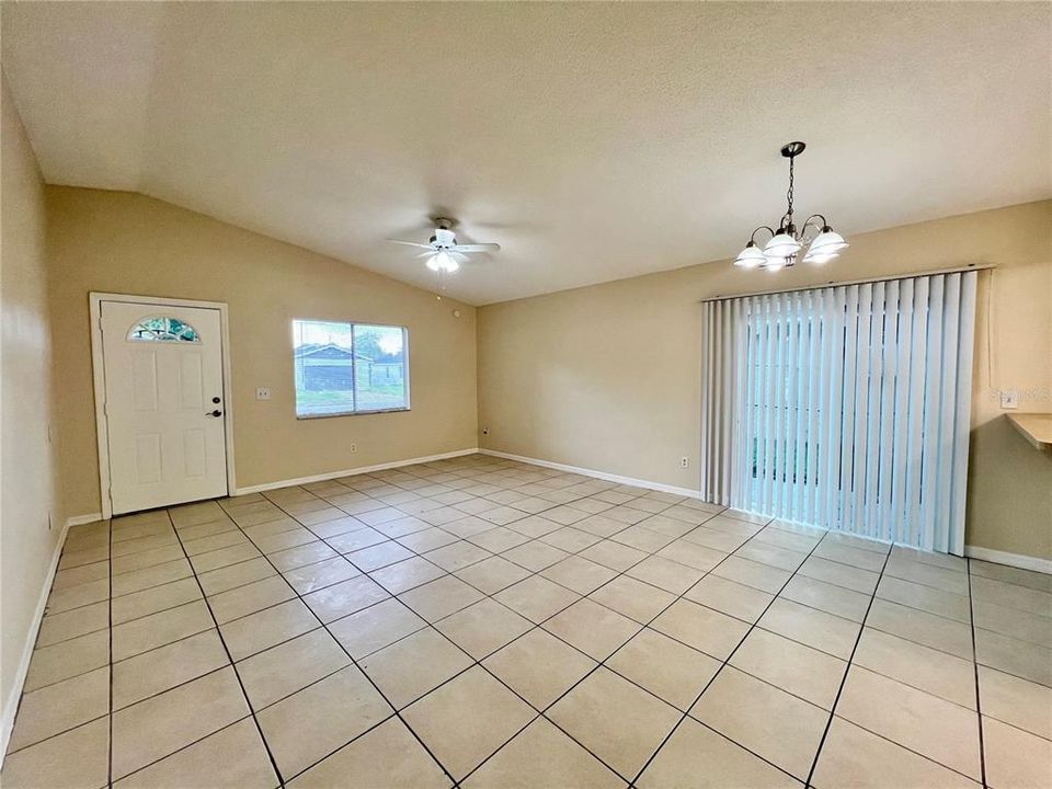 В аренду: $1,800 (3 спален, 2 ванн, 1088 Квадратных фут)