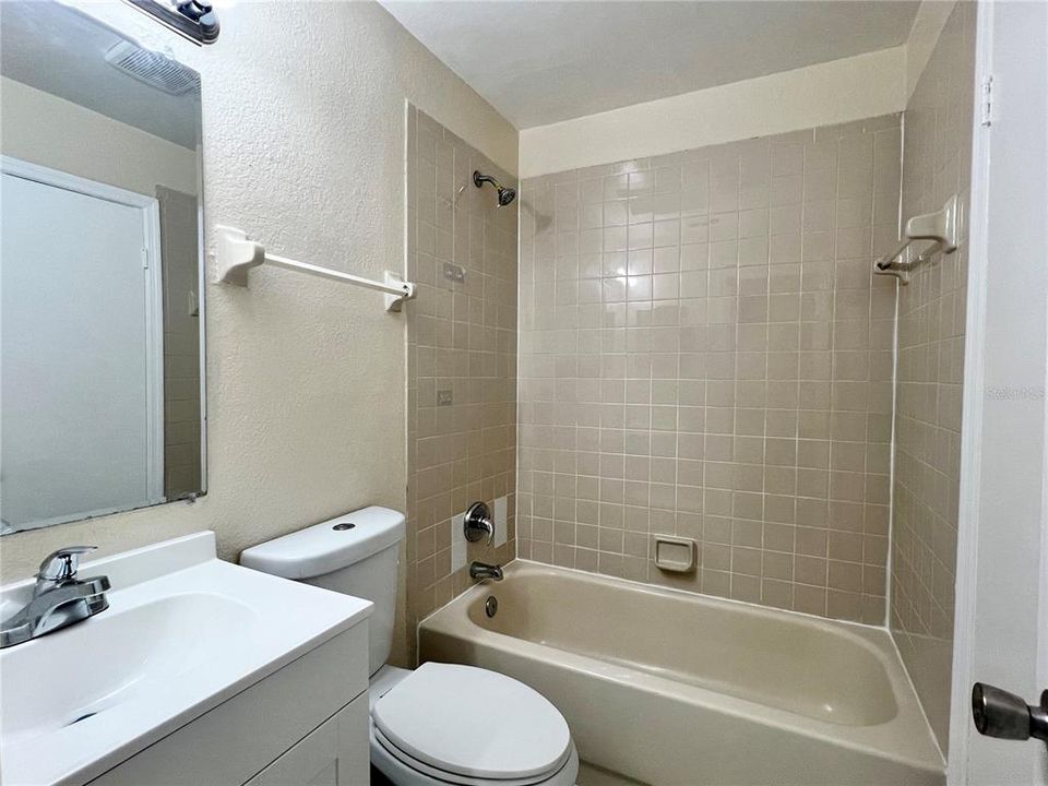 В аренду: $1,800 (3 спален, 2 ванн, 1088 Квадратных фут)