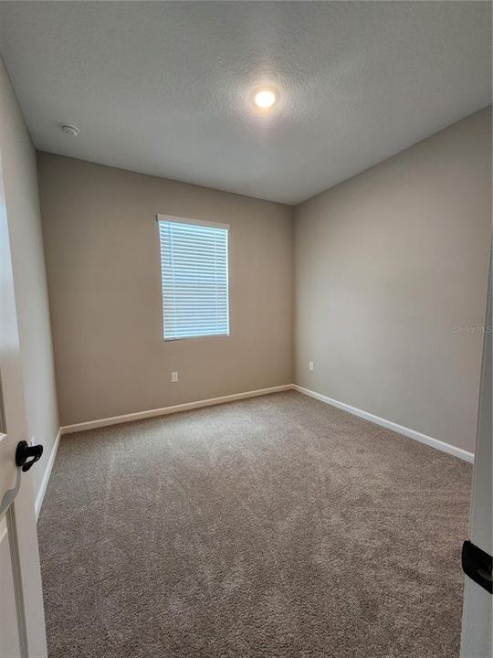 For Rent: $2,365 (4 beds, 2 baths, 1910 Square Feet)