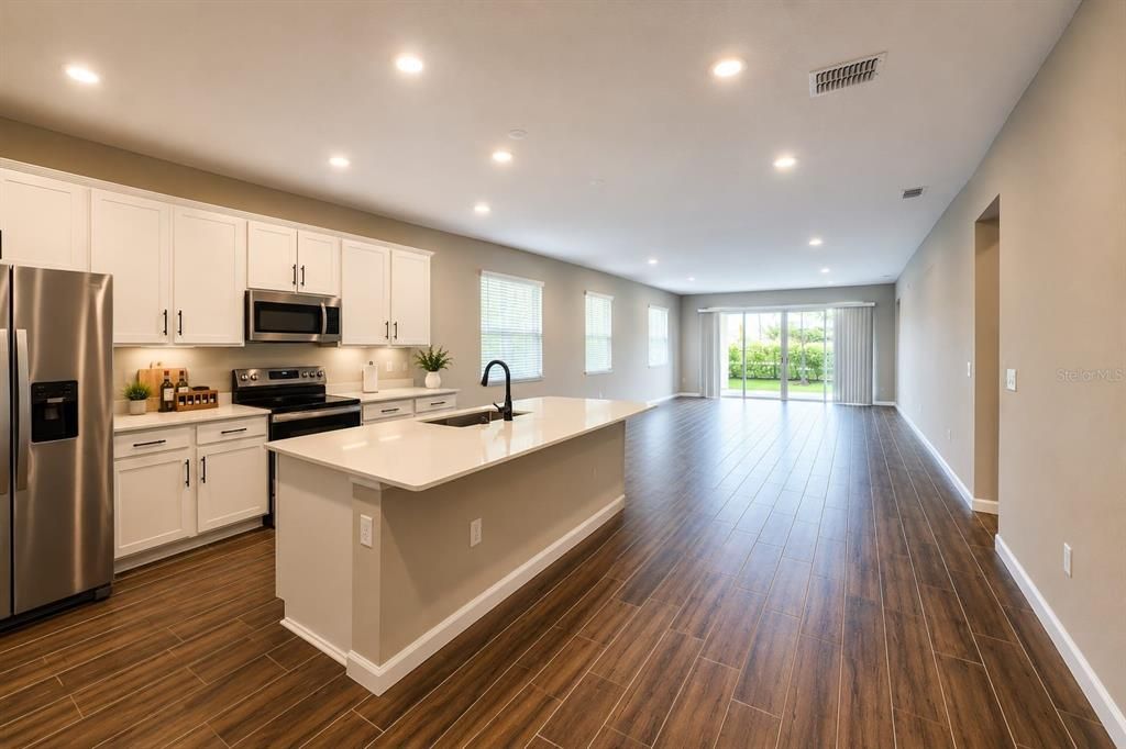 For Rent: $2,365 (4 beds, 2 baths, 1910 Square Feet)