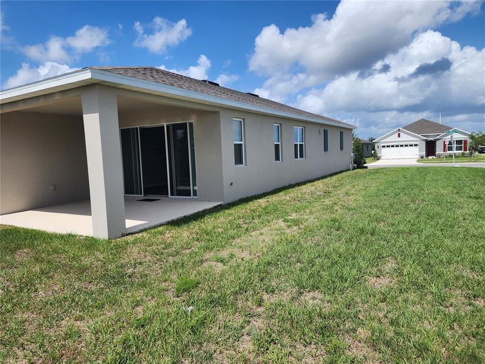 For Rent: $2,365 (4 beds, 2 baths, 1910 Square Feet)