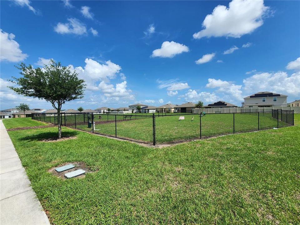 For Rent: $2,365 (4 beds, 2 baths, 1910 Square Feet)