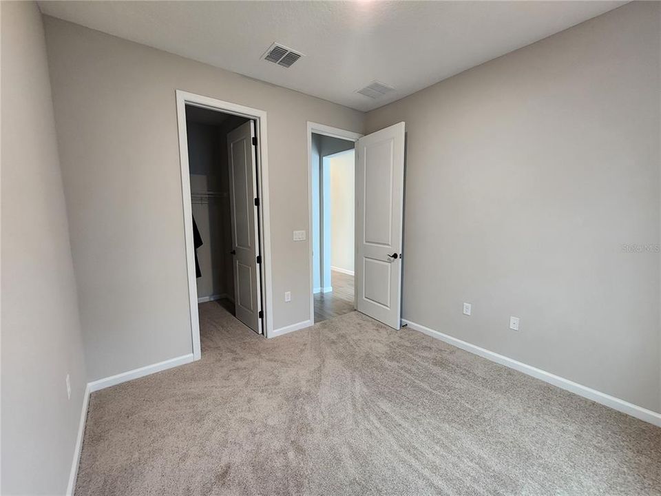 For Rent: $2,365 (4 beds, 2 baths, 1910 Square Feet)