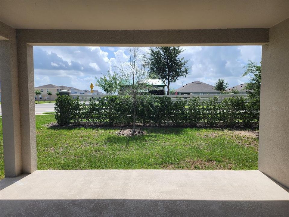 For Rent: $2,365 (4 beds, 2 baths, 1910 Square Feet)