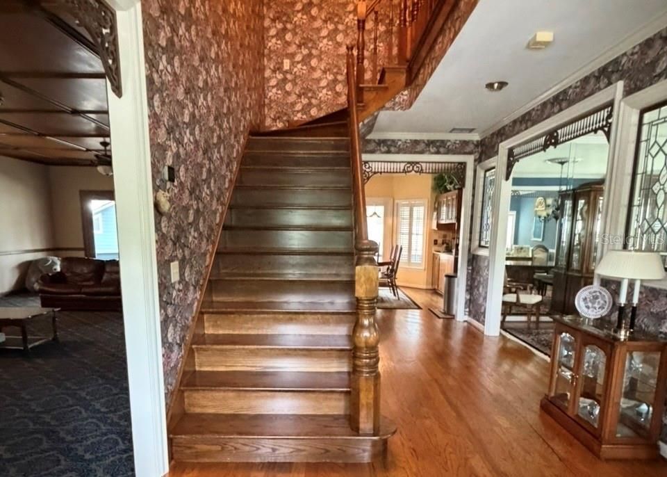 Active With Contract: $995,000 (4 beds, 3 baths, 3841 Square Feet)
