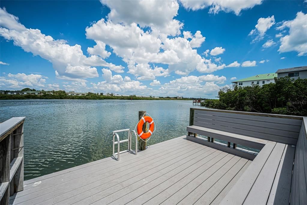 For Sale: $585,000 (2 beds, 2 baths, 1390 Square Feet)