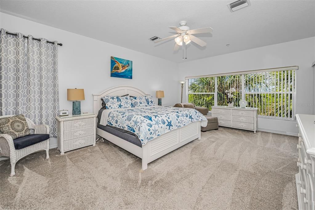 For Sale: $585,000 (2 beds, 2 baths, 1390 Square Feet)